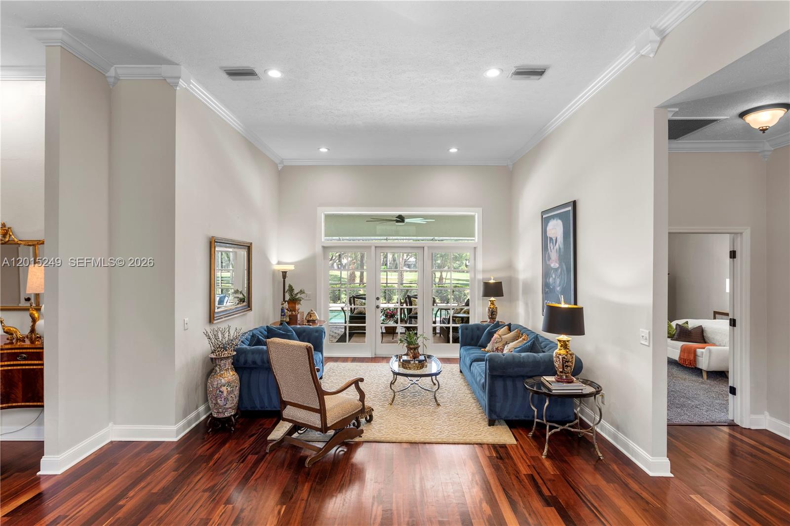 RIVER HILLS COUNTRY CLUB - Residential