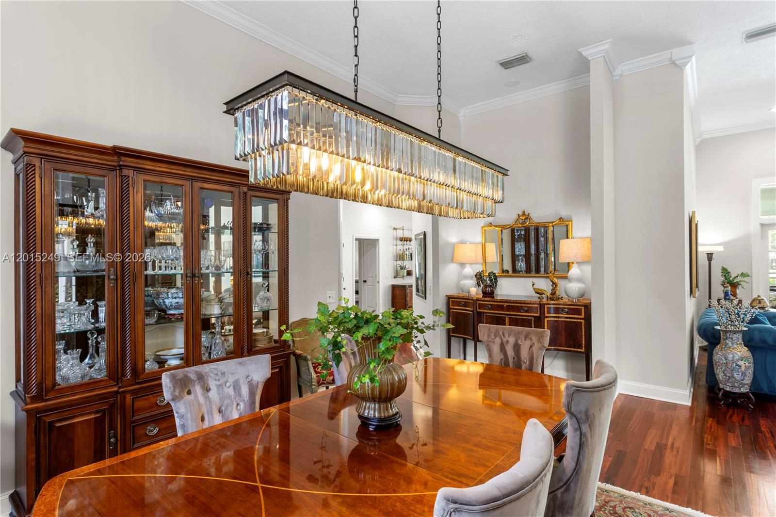 RIVER HILLS COUNTRY CLUB - Residential