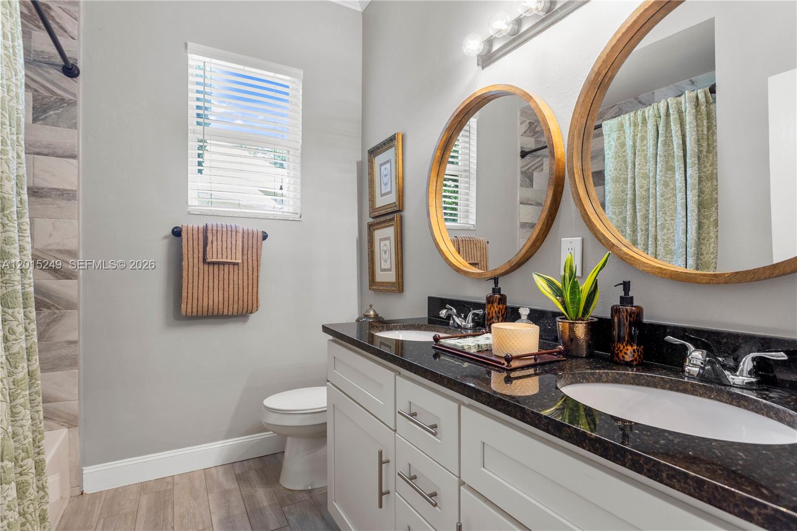 RIVER HILLS COUNTRY CLUB - Residential