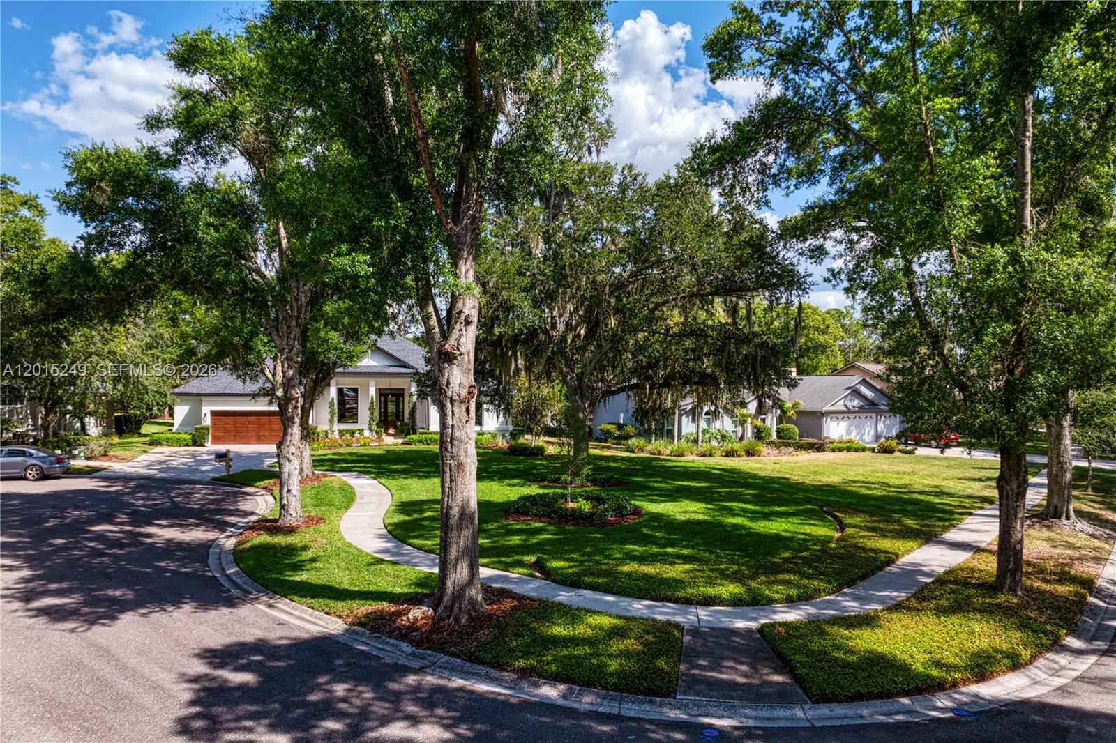 RIVER HILLS COUNTRY CLUB - Residential