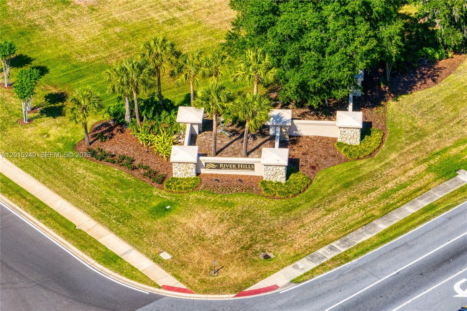 RIVER HILLS COUNTRY CLUB - Residential