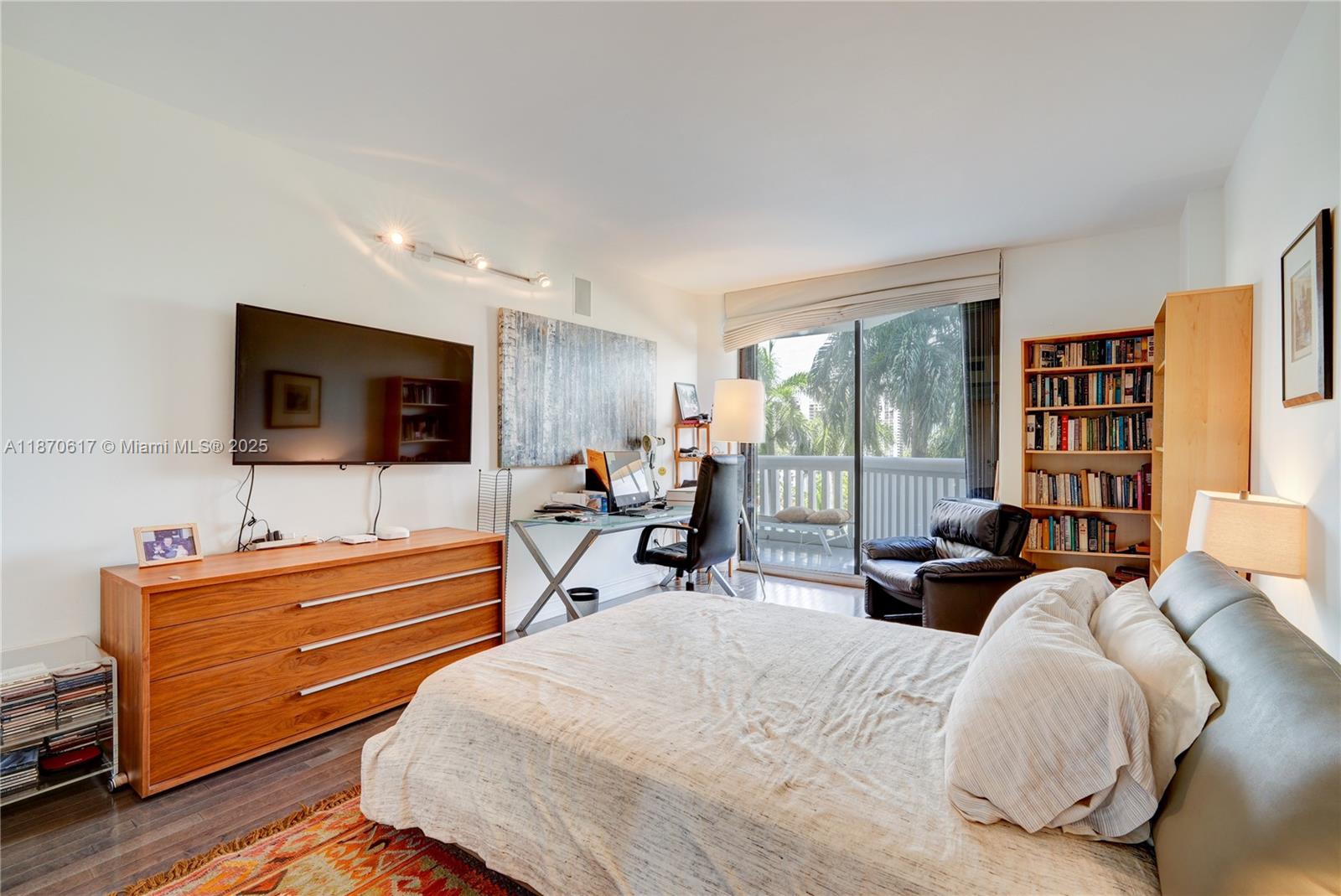 2000 ISL BLVD WILLIAMS IS - Residential