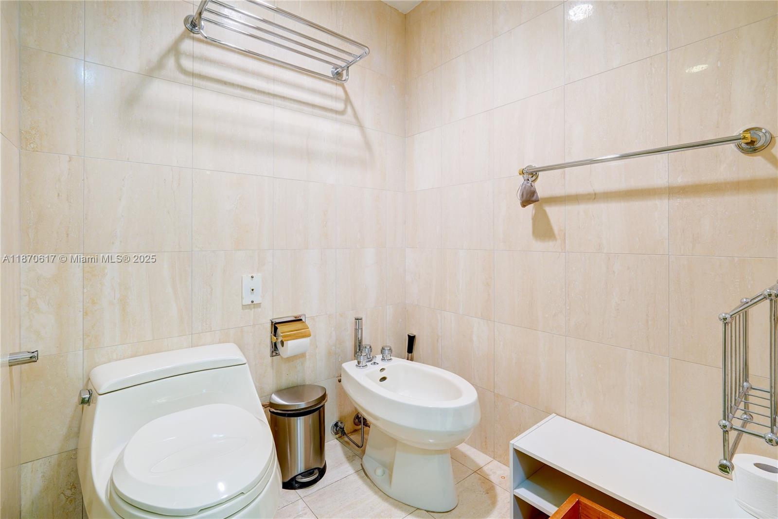 2000 ISL BLVD WILLIAMS IS - Residential