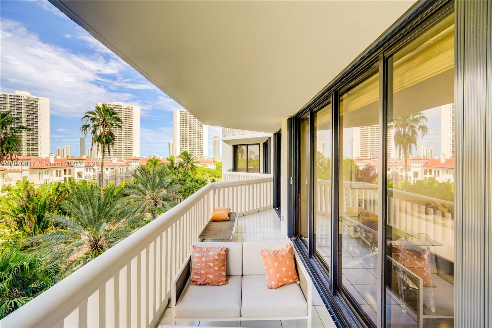 2000 ISL BLVD WILLIAMS IS - Residential