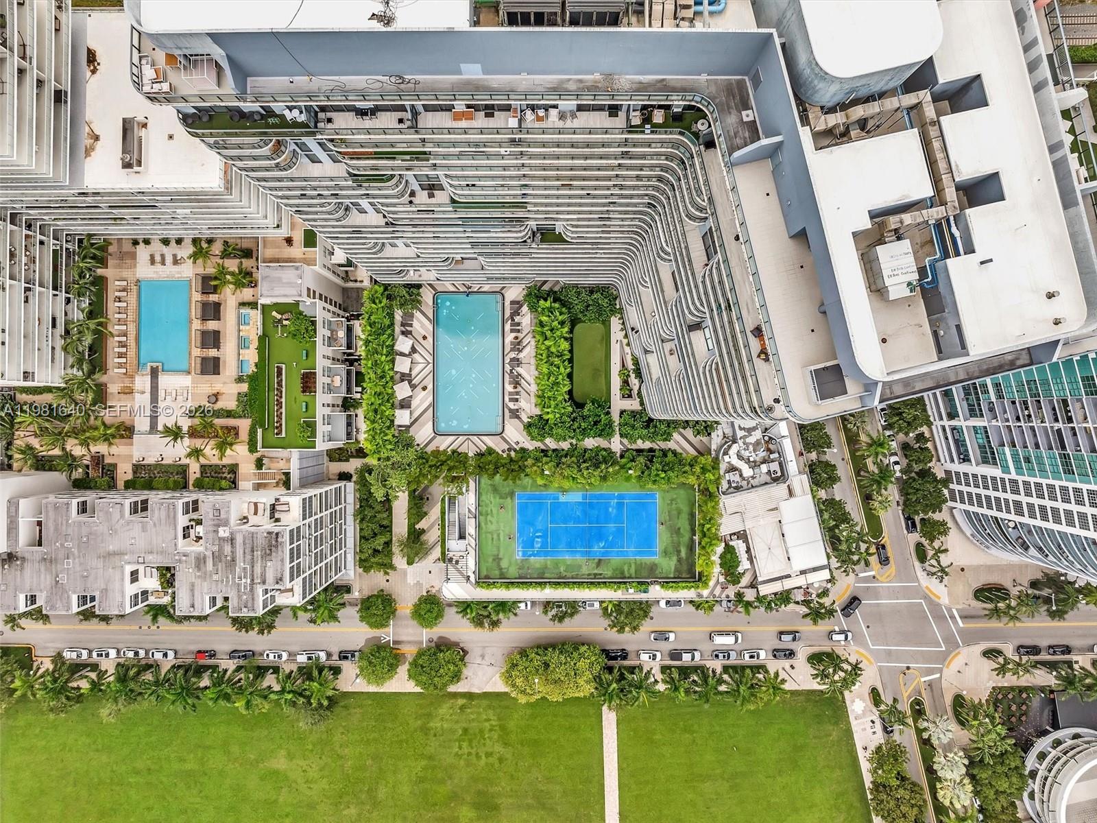 3401 MIDTOWN CONDO - Residential