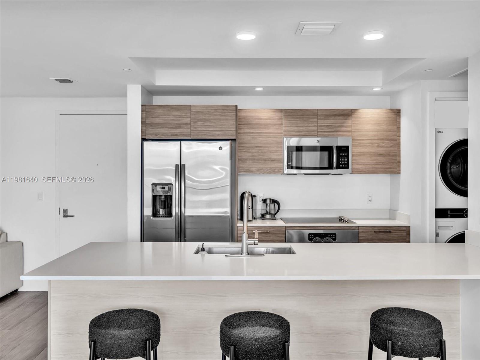 3401 MIDTOWN CONDO - Residential