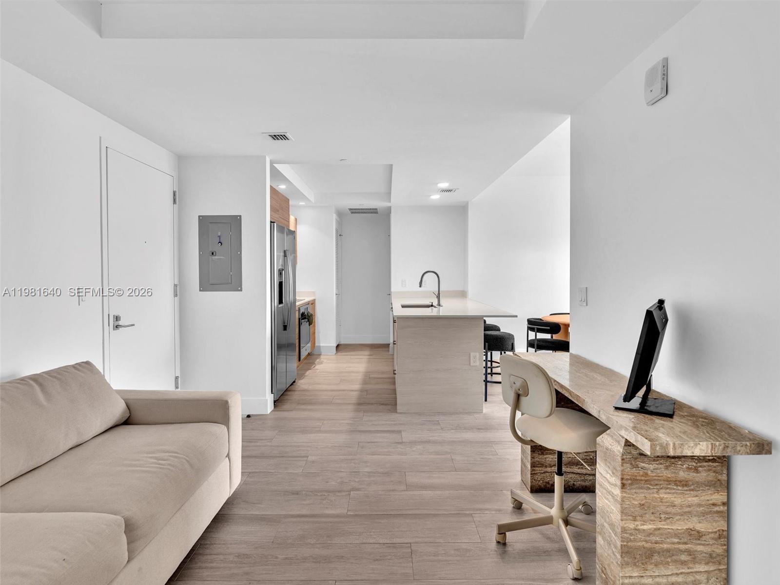 3401 MIDTOWN CONDO - Residential