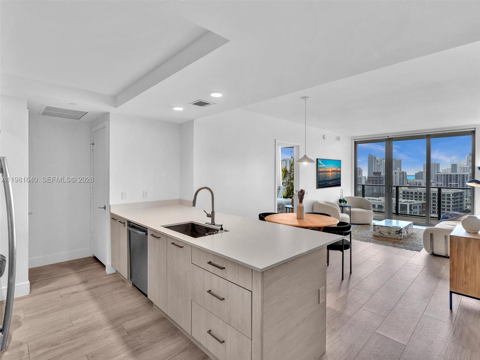 3401 MIDTOWN CONDO - Residential