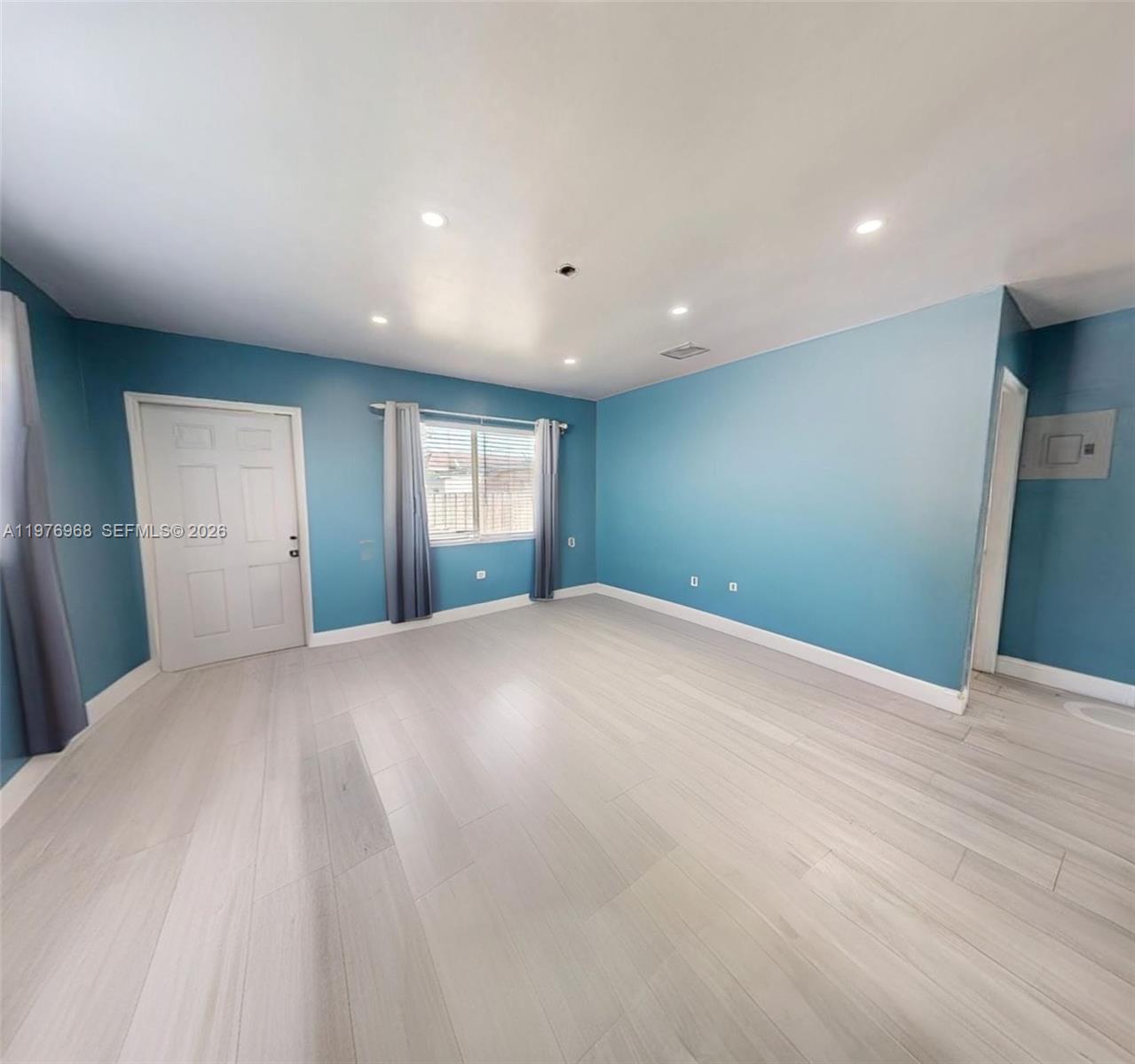 HOLLYWOOD PARK - Residential Income