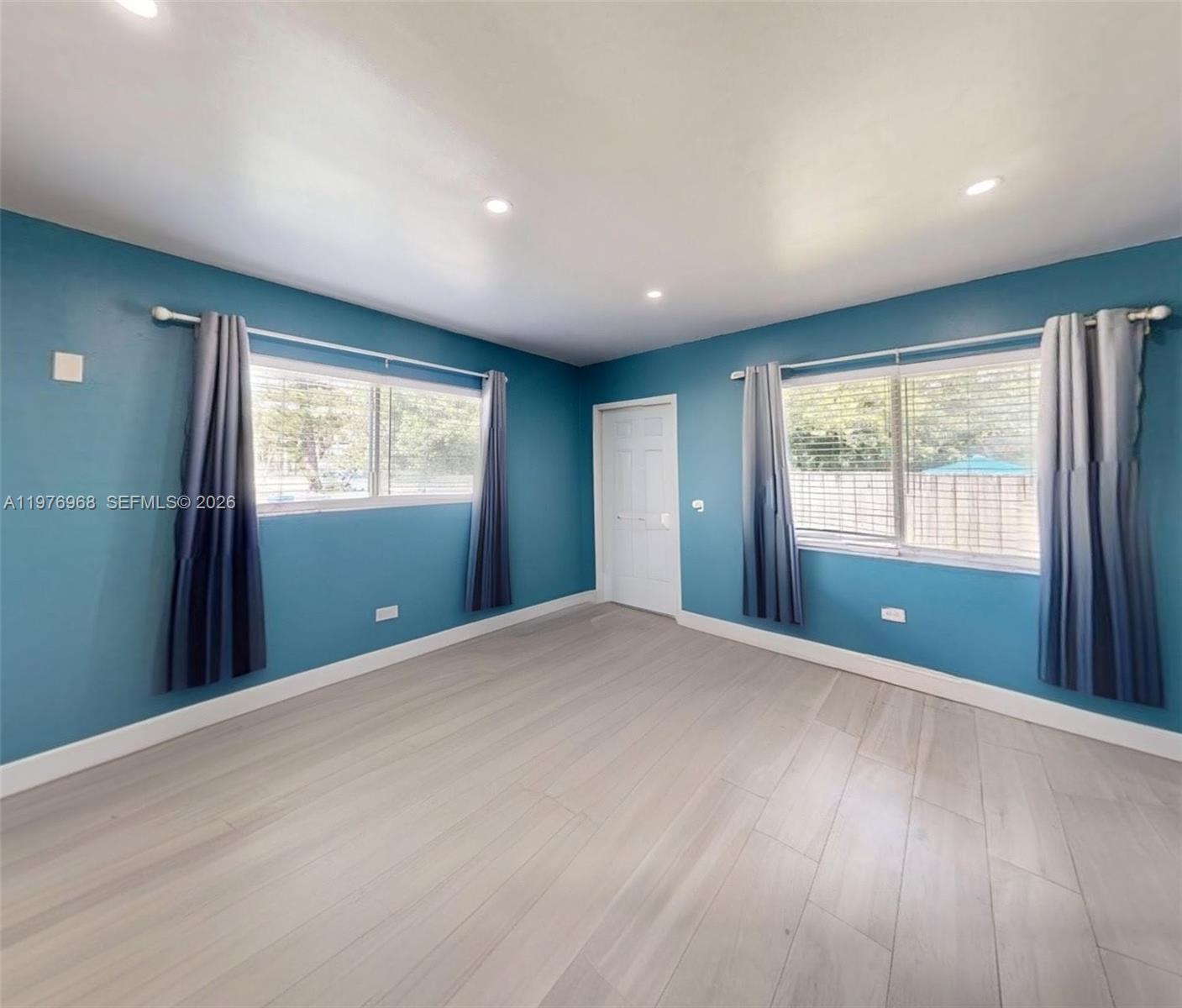 HOLLYWOOD PARK - Residential Income