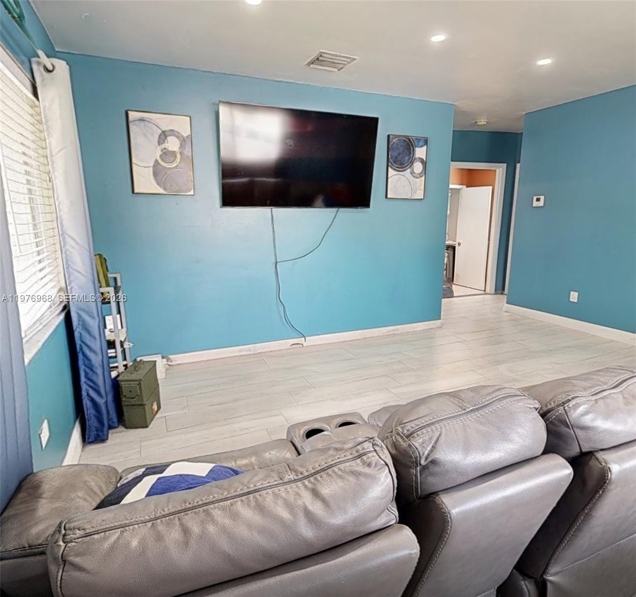HOLLYWOOD PARK - Residential Income