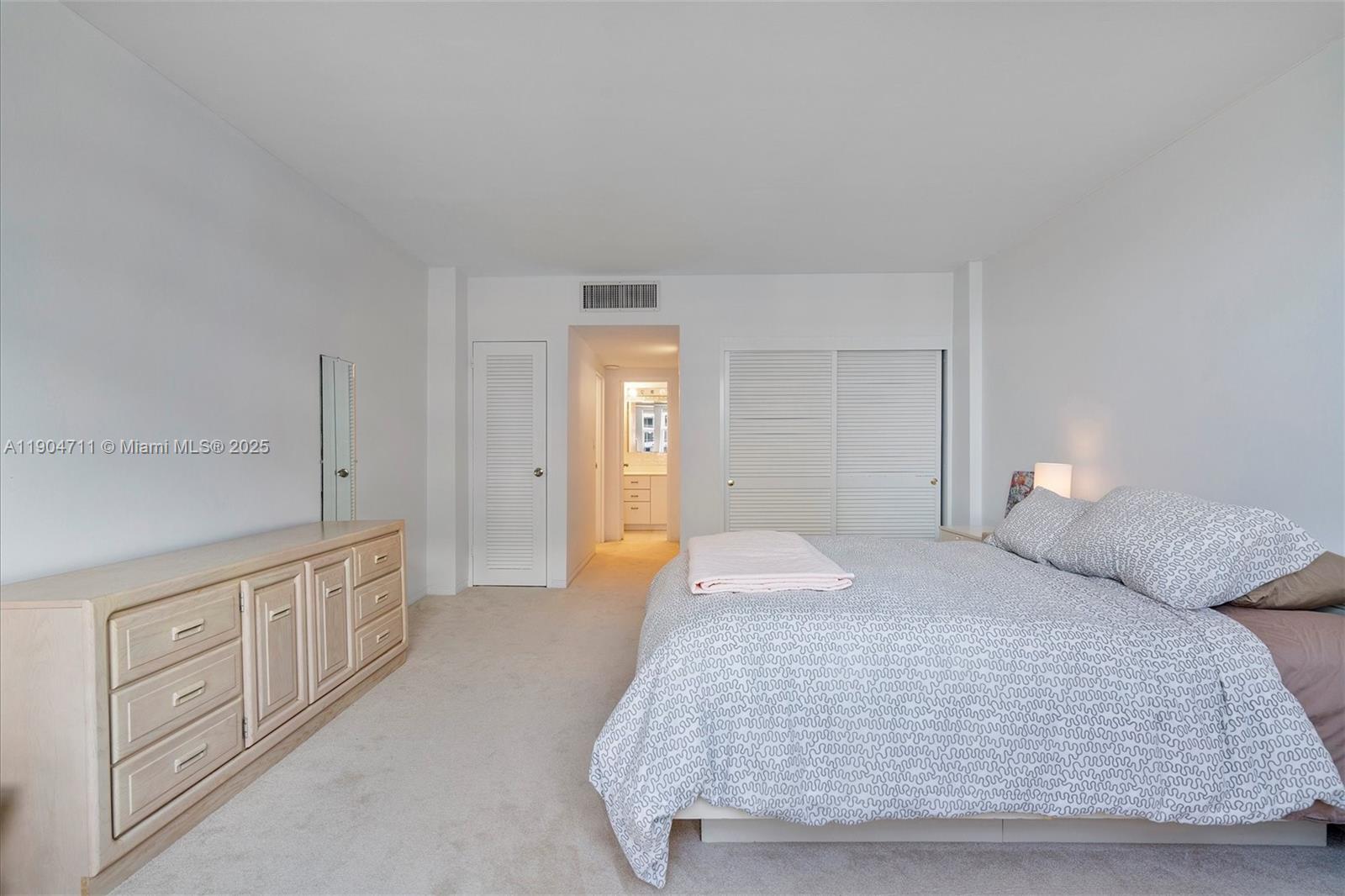 0HE CARRIAGE CLUB SOUTH C - Residential