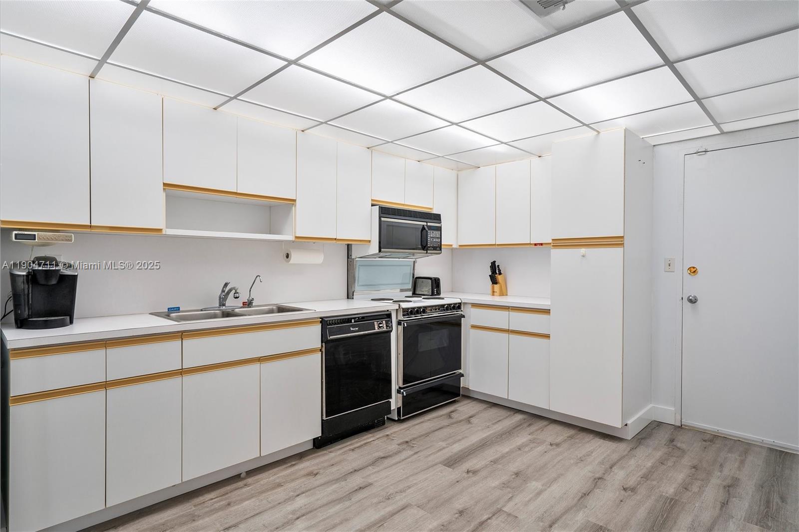 0HE CARRIAGE CLUB SOUTH C - Residential