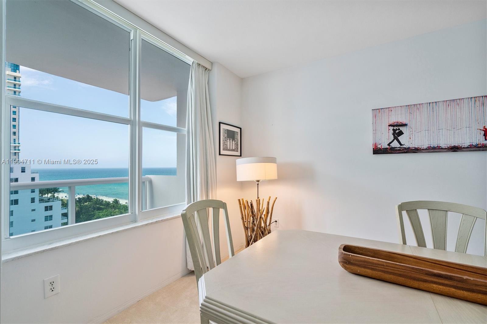 0HE CARRIAGE CLUB SOUTH C - Residential