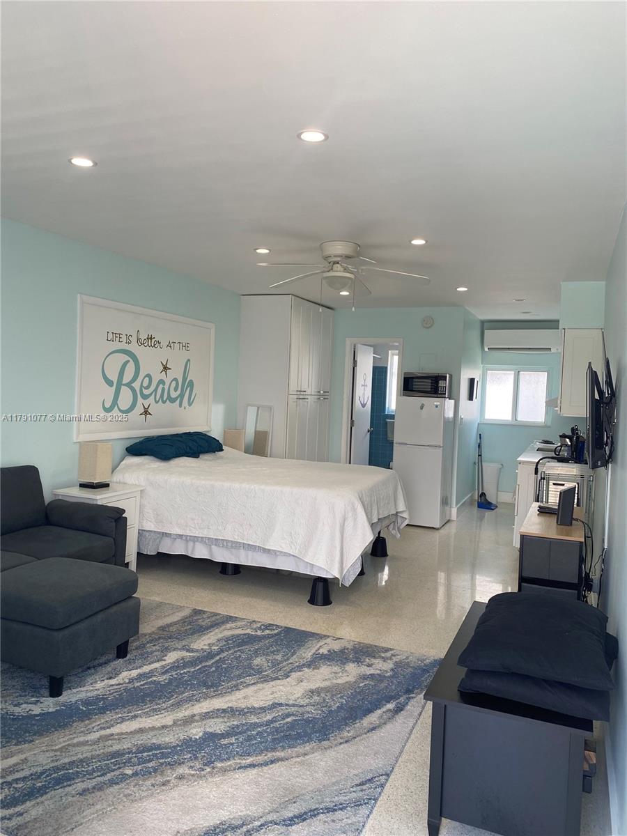 4228 N Ocean Dr 11