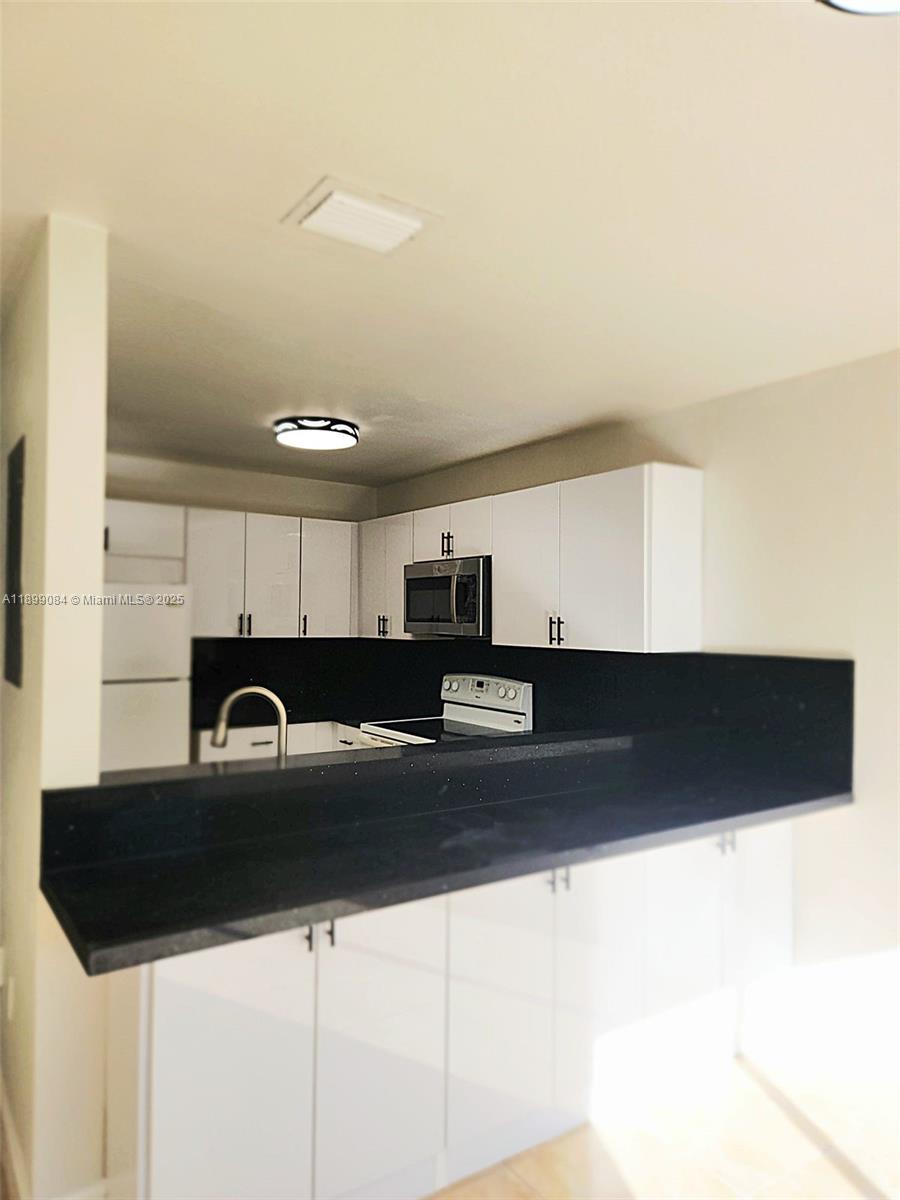 IBIS VILLA AT MIAMI GARDE - Residential Lease