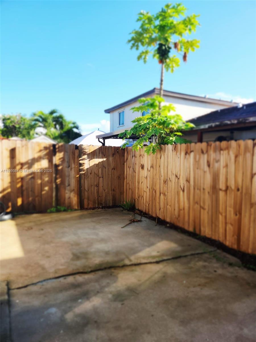 IBIS VILLA AT MIAMI GARDE - Residential Lease