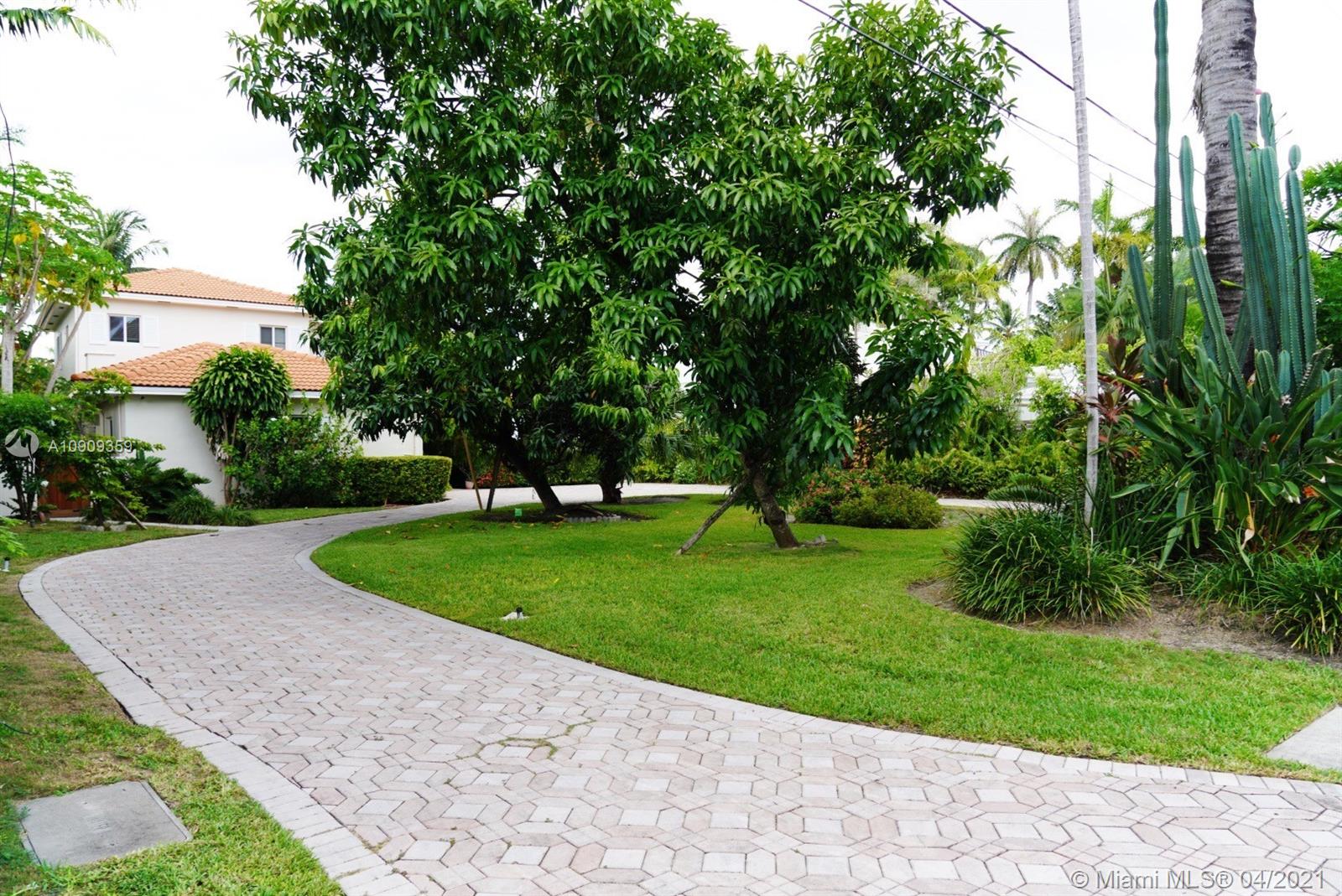 SUNSET ISLANDS-ISLAND NO - Residential