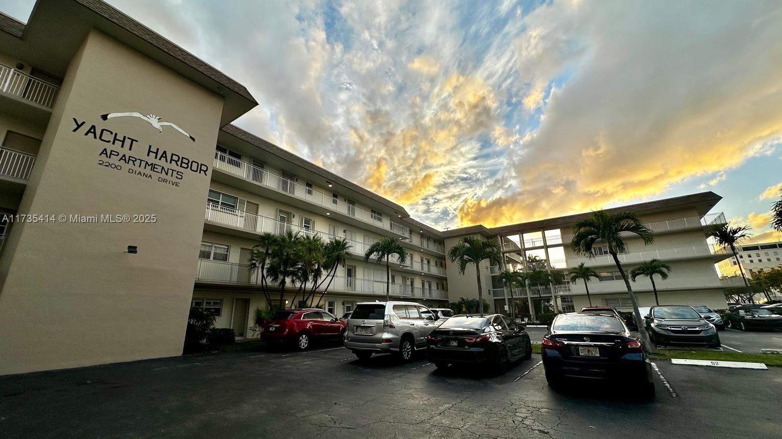 Rental Property at 2200 Diana Dr 216, Hallandale Beach, Broward County, Florida - Bedrooms: 2 
Bathrooms: 2  - $2,300 MO.