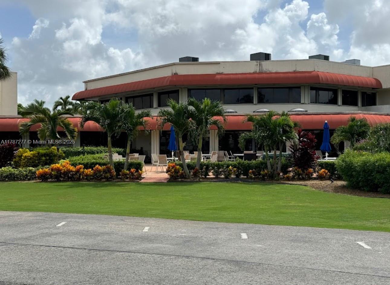 Hollybrook golf and Tennis - Residential