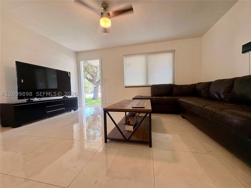 Photo of 929 SW 10th Ave #0, Delray Beach, FL 33444 (MLS # A12059898)
