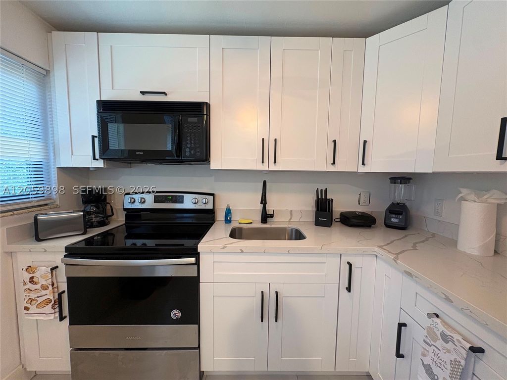 Photo of 929 SW 10th Ave #0, Delray Beach, FL 33444 (MLS # A12059898)