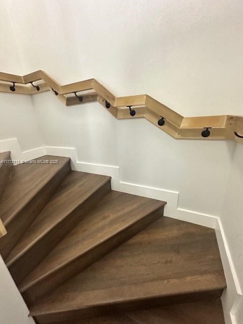 WESTVIEW CONDOMINIUM NO O - Residential