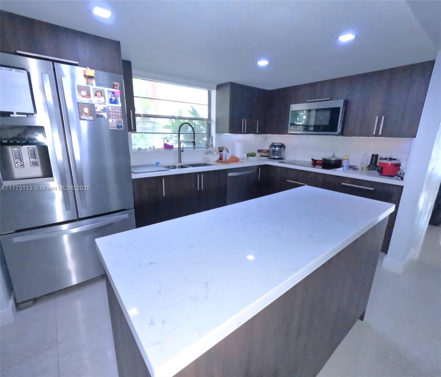 8920 Palm Tree Ln 8920