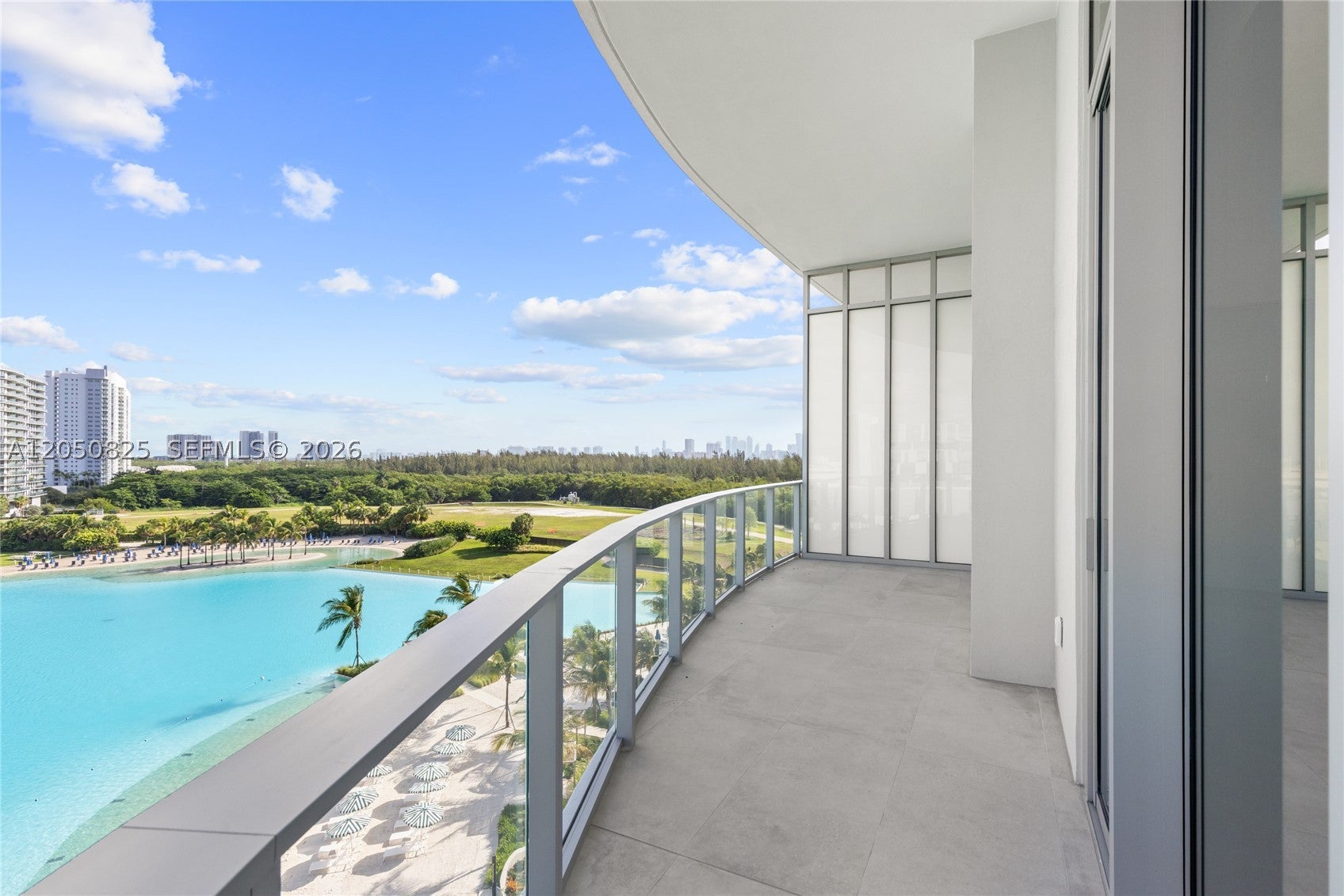 2411 Laguna Cr 606