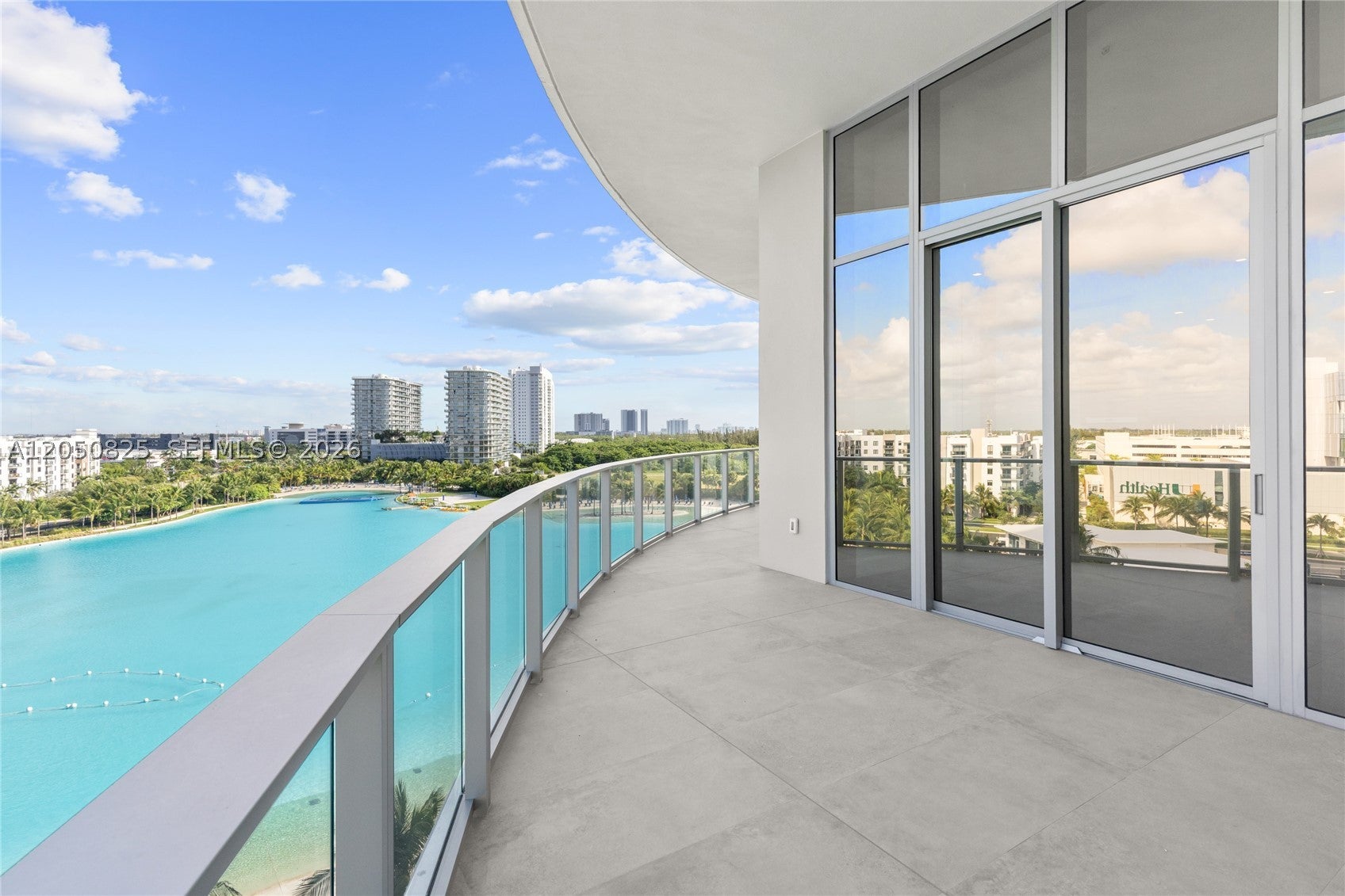 2411 Laguna Cr 606