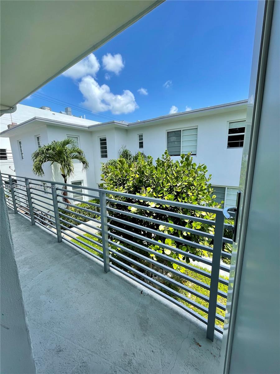 Furthermore, there are many dining options along Alton Road with a Whole Foods right across the street for convenient grocery shopping.
This fully renovated studio apartment home features central air and tile flooring throughout. The kitchen is complete with a gas stove and ample cabinet space. This apartment is on the second floor with dual entry and access to on-site laundry.