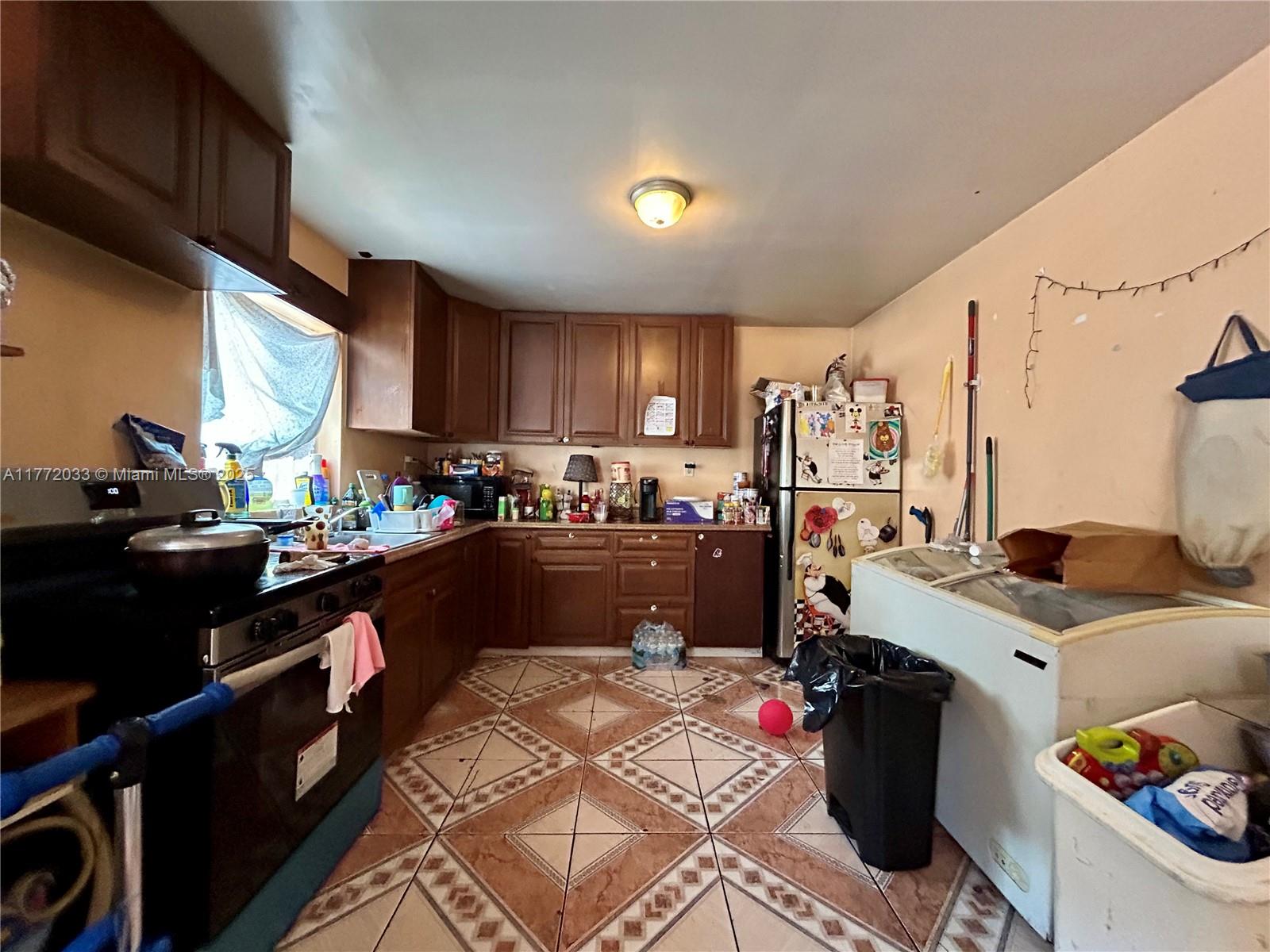 MAGNOLIA SUB - Residential Income