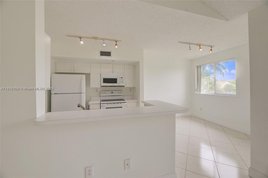 Photo of 2600 S University Dr #328, Davie, FL 33328 (MLS # A11862204)