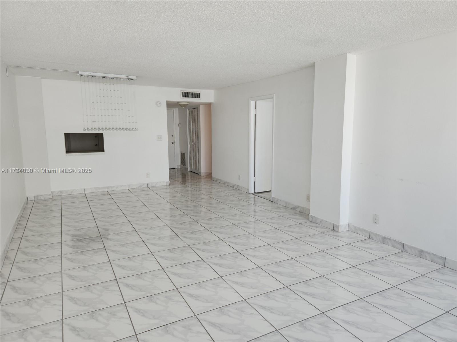 TRAFALGAR TOWERS CONDOMIN - Residential