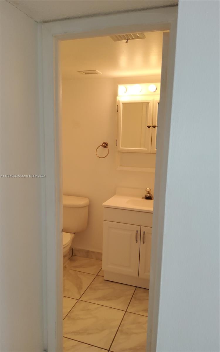 TRAFALGAR TOWERS CONDOMIN - Residential