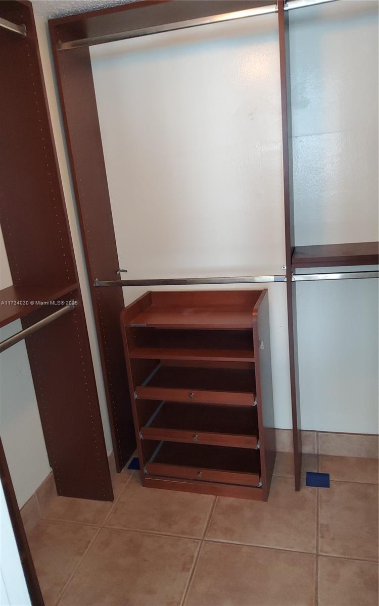 TRAFALGAR TOWERS CONDOMIN - Residential
