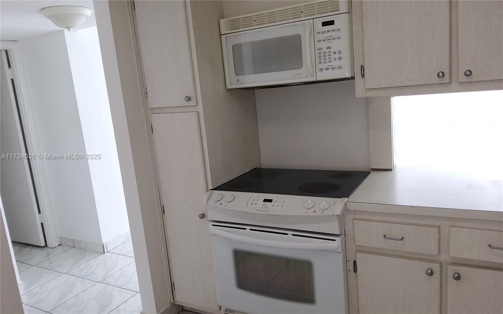 TRAFALGAR TOWERS CONDOMIN - Residential