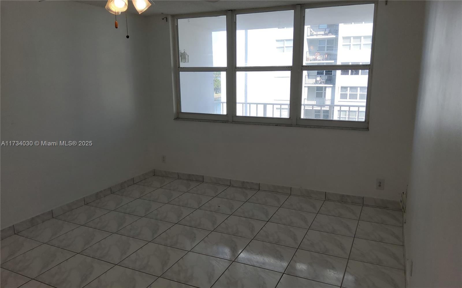 TRAFALGAR TOWERS CONDOMIN - Residential