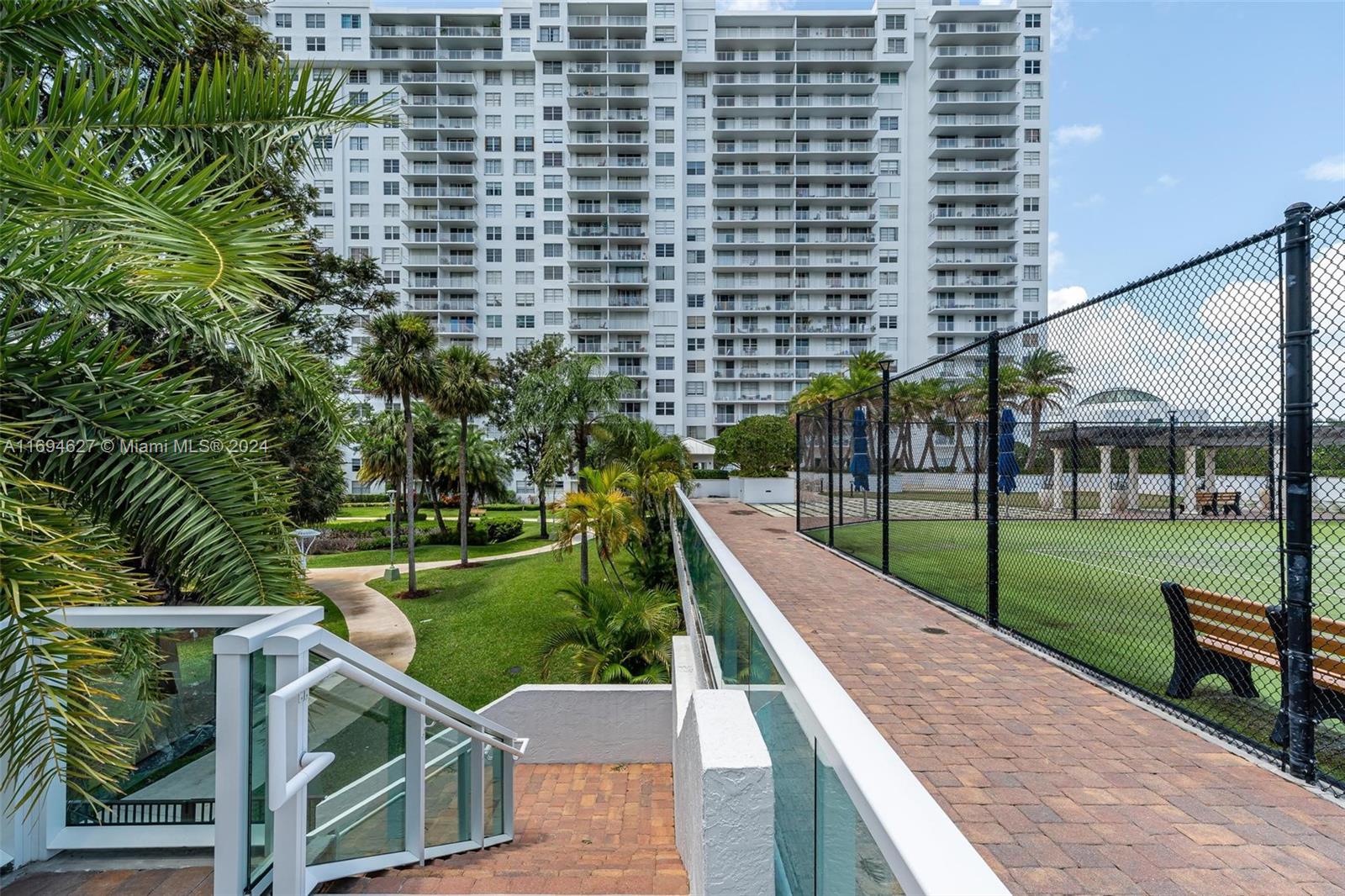 ADMIRALS PORT CONDO WEST - Residential