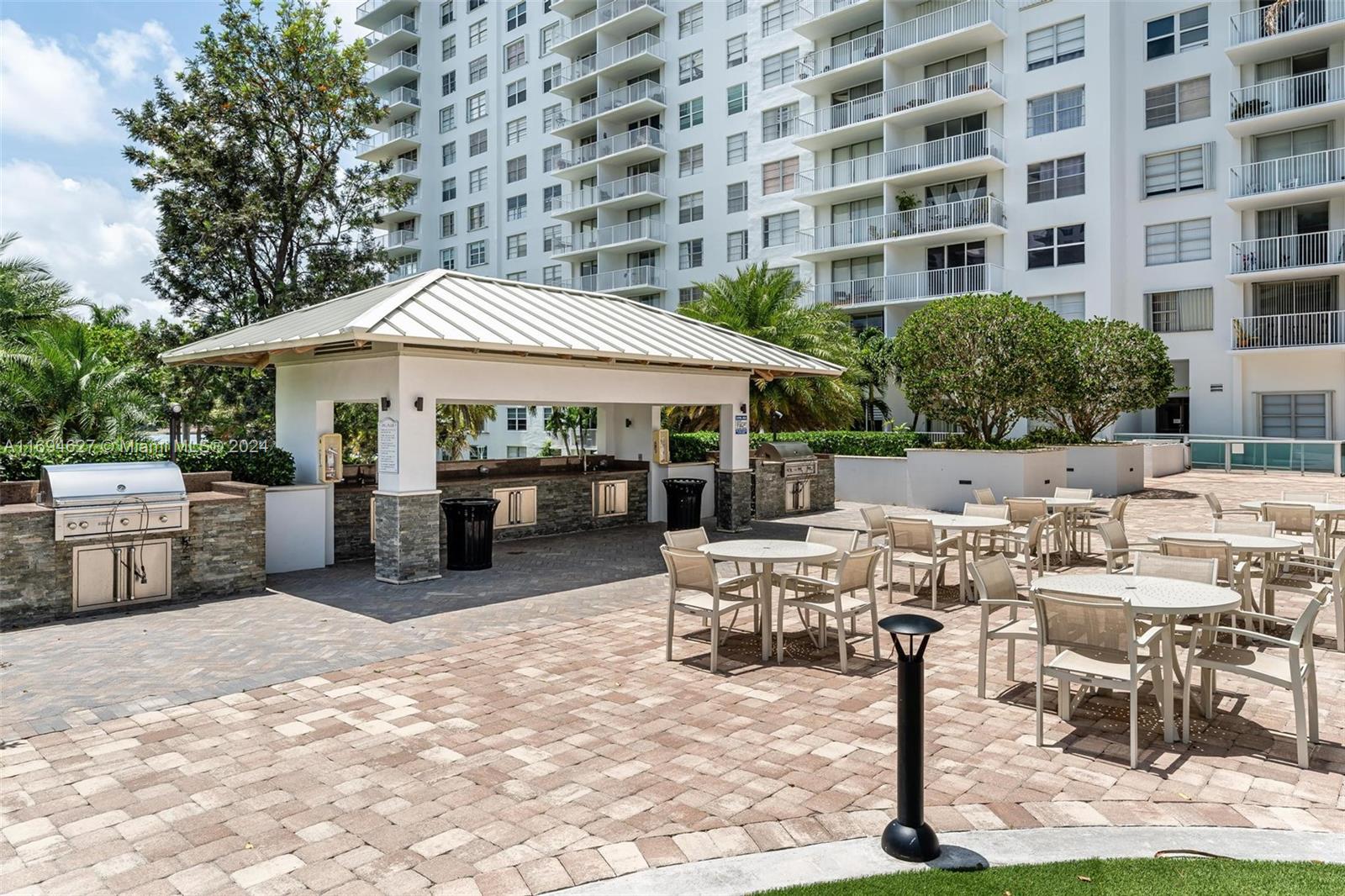 ADMIRALS PORT CONDO WEST - Residential