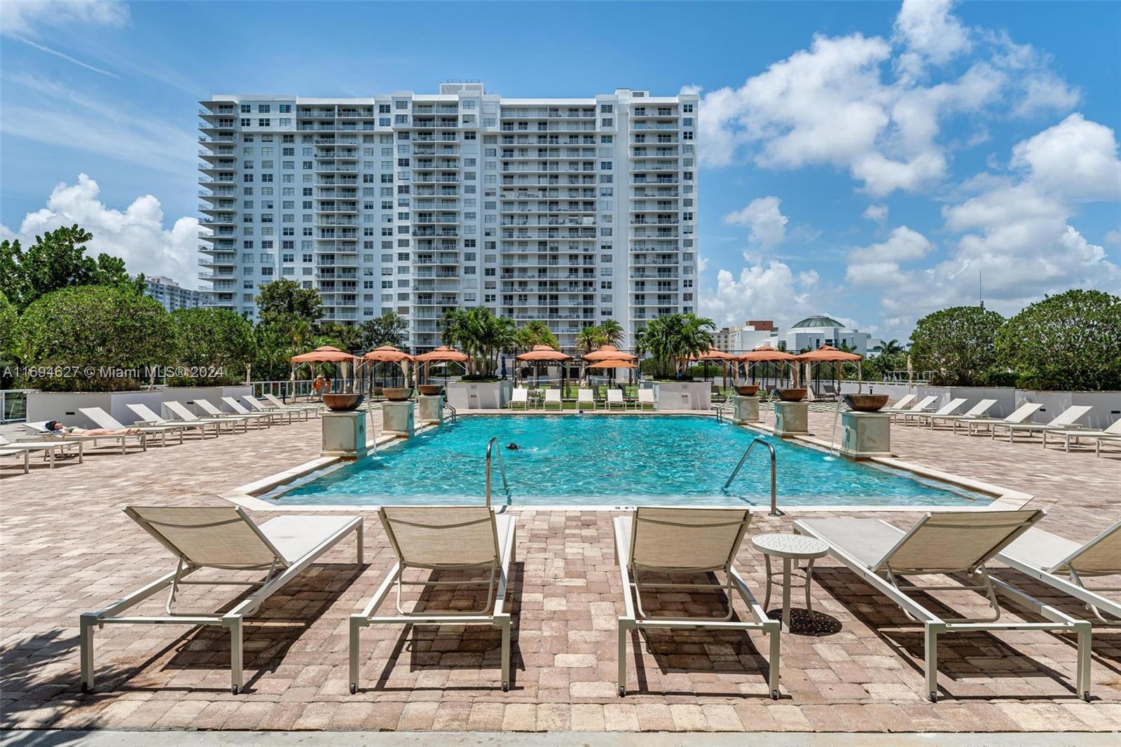 ADMIRALS PORT CONDO WEST - Residential