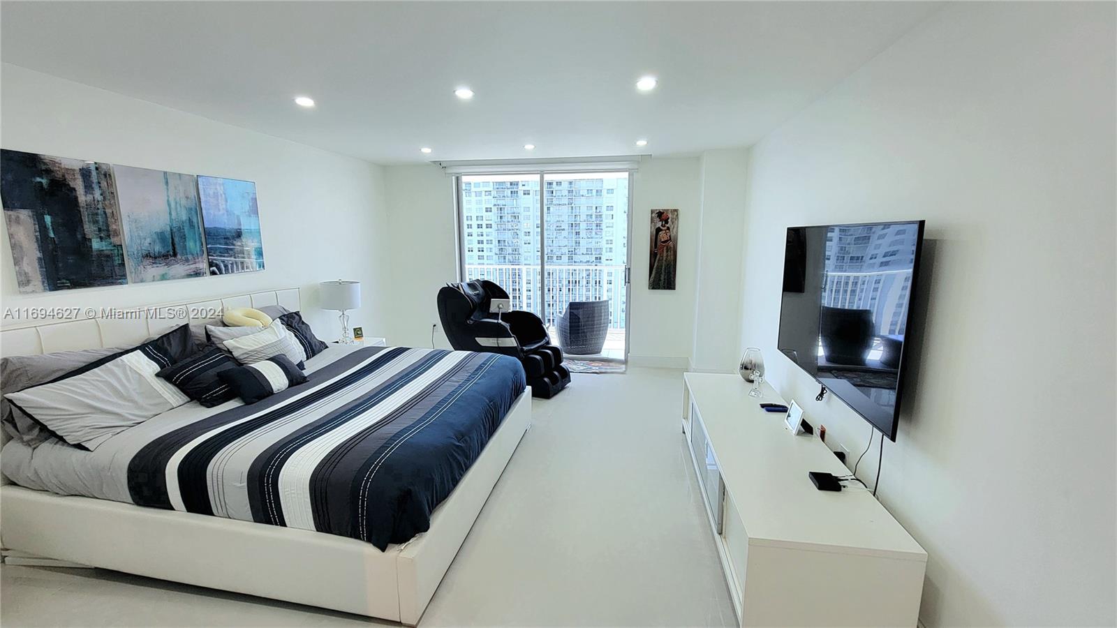 ADMIRALS PORT CONDO WEST - Residential