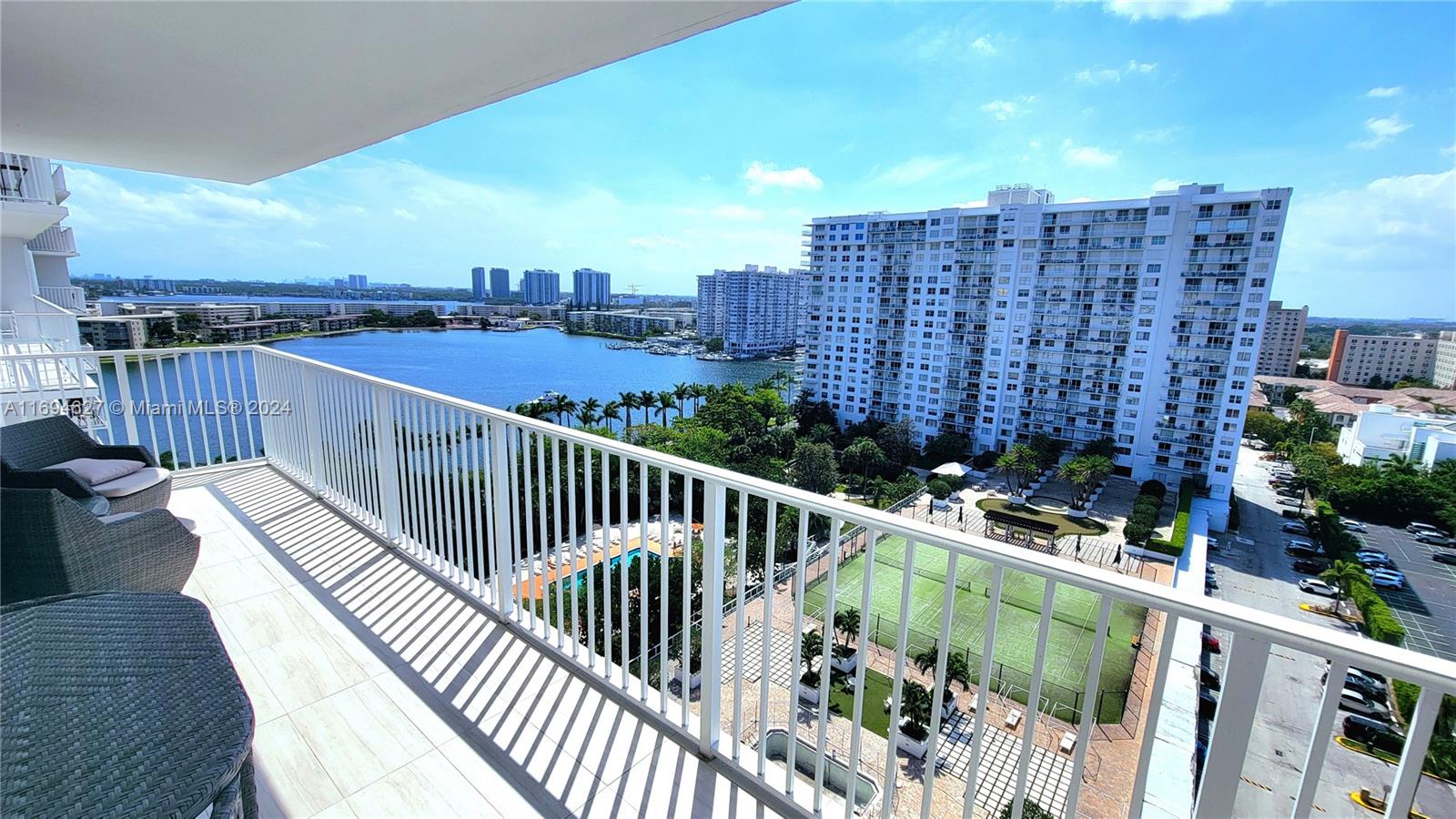 ADMIRALS PORT CONDO WEST - Residential