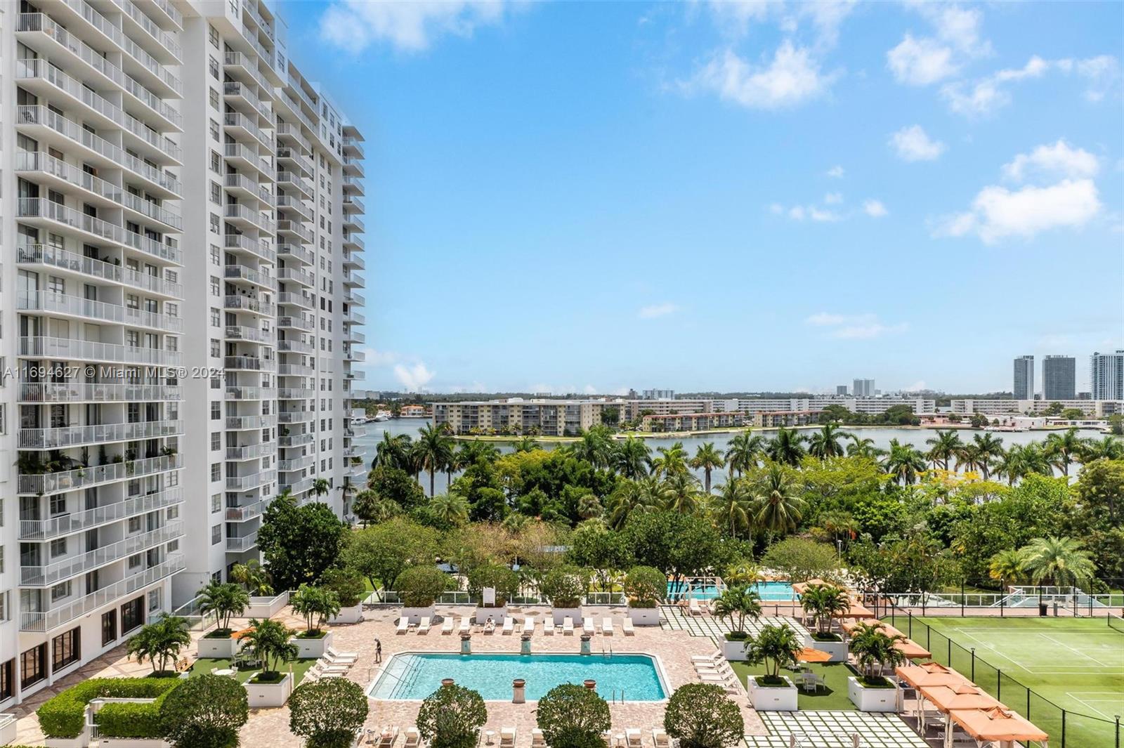ADMIRALS PORT CONDO WEST - Residential