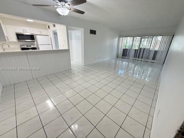 HAMPTON COURT CONDO - Residential Lease