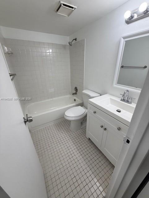 HAMPTON COURT CONDO - Residential Lease