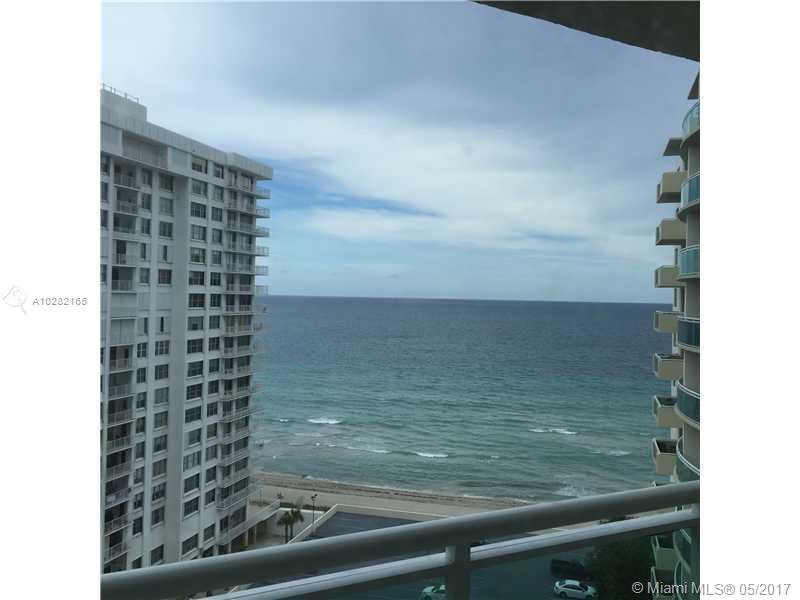 RESIDENCES ON HOLLYWOOD B - Residential Lease