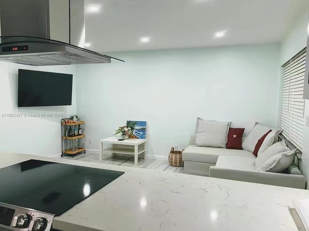 HIBISCUS HOUSE CONDO - Residential Lease