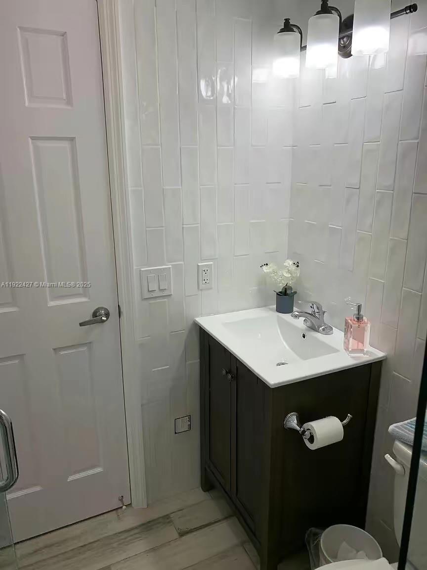 HIBISCUS HOUSE CONDO - Residential Lease