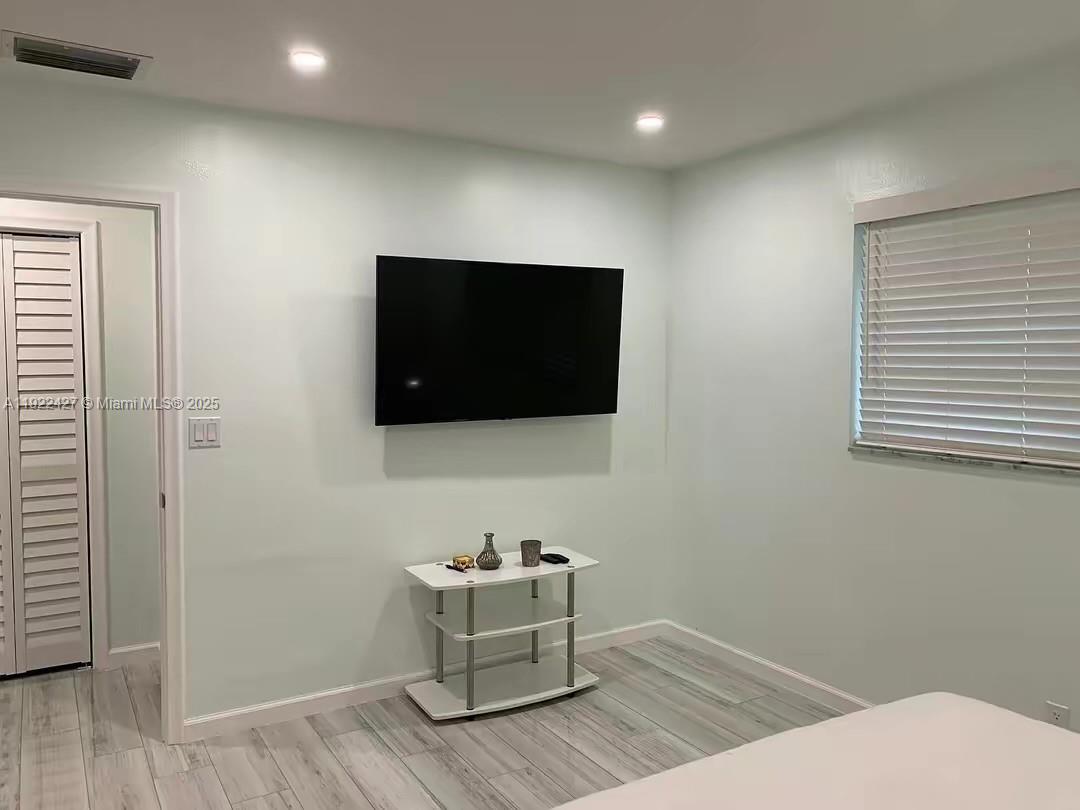 HIBISCUS HOUSE CONDO - Residential Lease